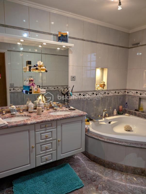 Maison - 155 m² - 7 pièces