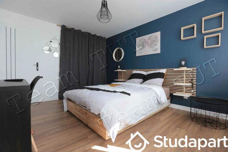 Chambre - 13 m² - 1 pièce