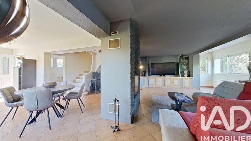 Maison - 264 m² - 8 pièces