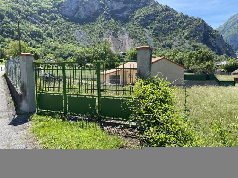 Terrain - 3 370 m²