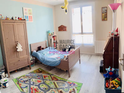 Appartement - 82 m² - 4 pièces