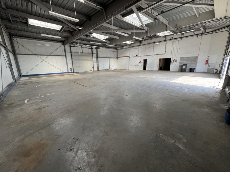 Local d'activités - 850 m²
