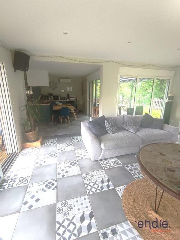 Maison - 200 m² - 8 pièces