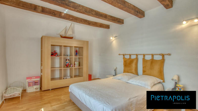 Maison - 261 m² - 8 pièces