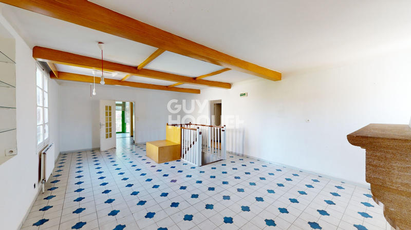 Maison - 284 m² - 11 pièces