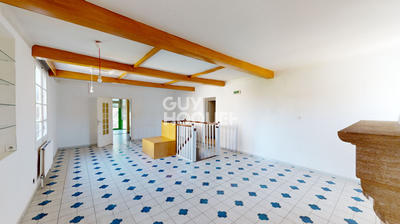 Maison - 284 m² - 11 pièces