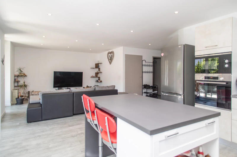 Appartement - 100 m² - 4 pièces