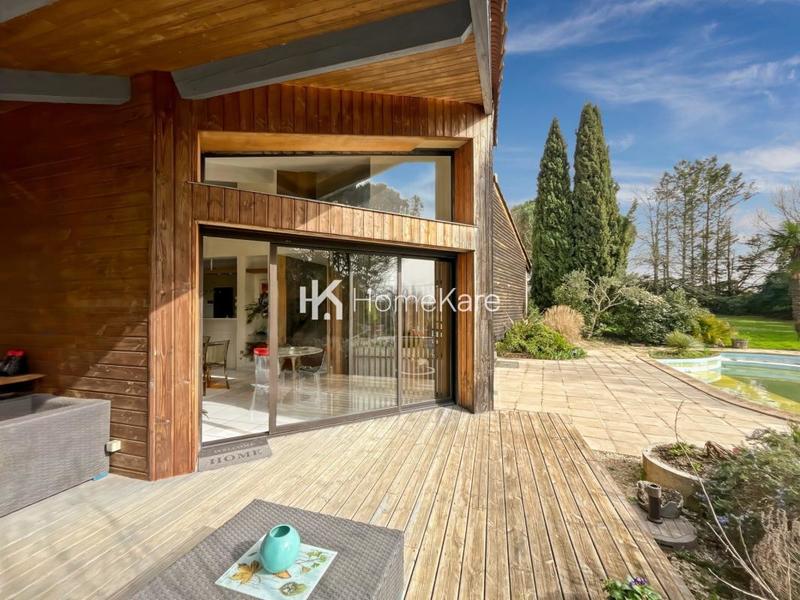 Villa - 200 m² - 5 pièces