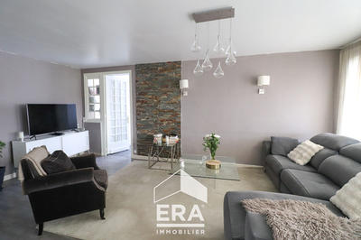 Maison - 140 m² - 8 pièces