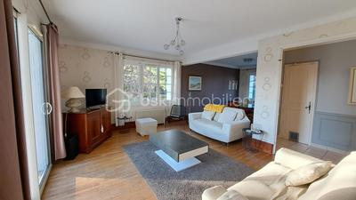 Maison - 160 m² - 8 pièces