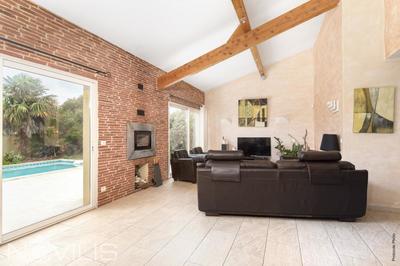 Maison - 181 m² - 7 pièces