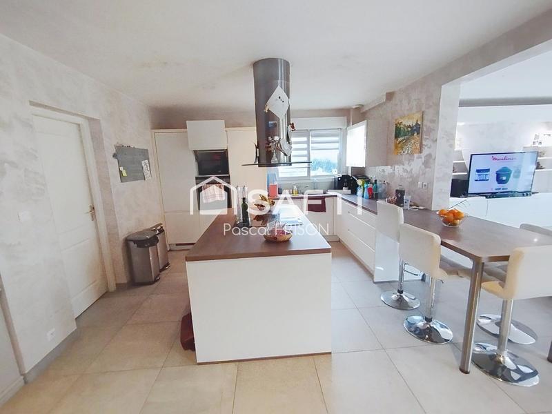 Maison - 196 m² - 7 pièces