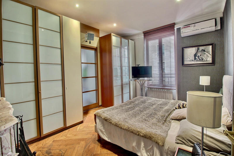 Maison - 372 m² - 6 pièces