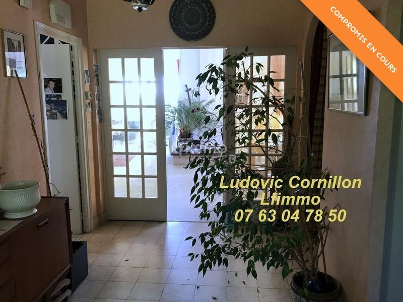 Maison - 207 m² - 11 pièces