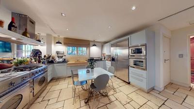 Propriété - 980 m²