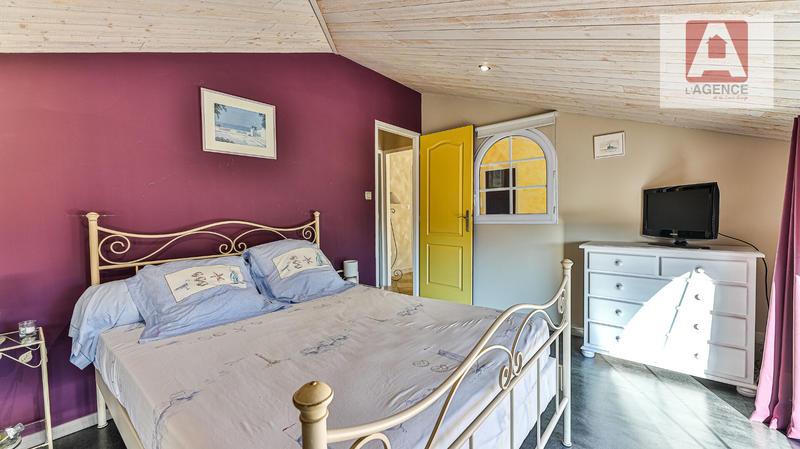 Maison - 318 m² - 7 pièces