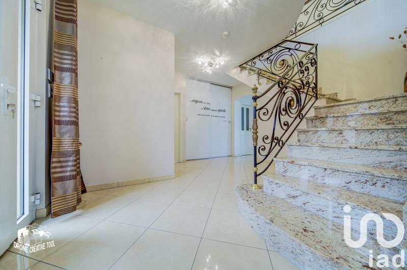 Maison - 191 m² - 7 pièces