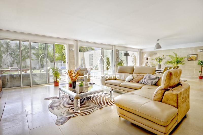 Maison ancienne - 237 m² - 7 pièces