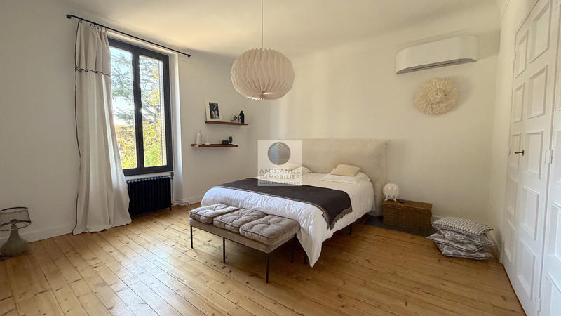 Maison - 343 m² - 11 pièces