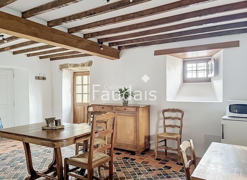 Maison - 280 m² - 10 pièces