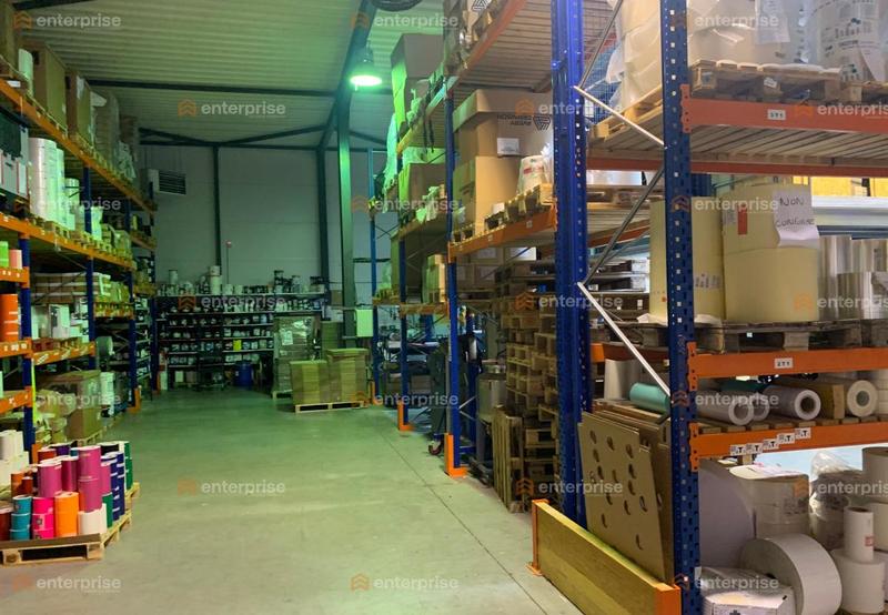 Local d'activité / Entrepôt - 700 m²