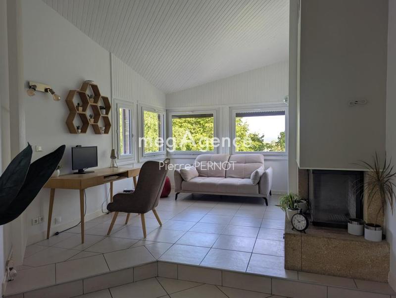 Maison - 240 m² - 8 pièces