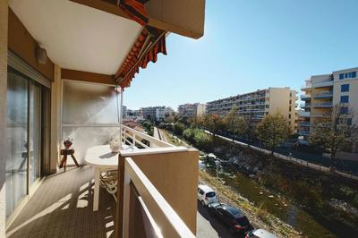 Appartement bourgeois - 74 m² - 3 pièces