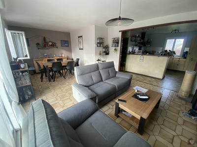 Maison - 90 m² - 5 pièces