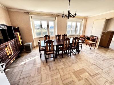 Maison - 186 m² - 11 pièces