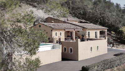 Maison - 230 m² - 6 pièces