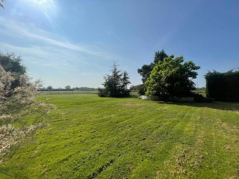 Maison - 230 m² - 7 pièces