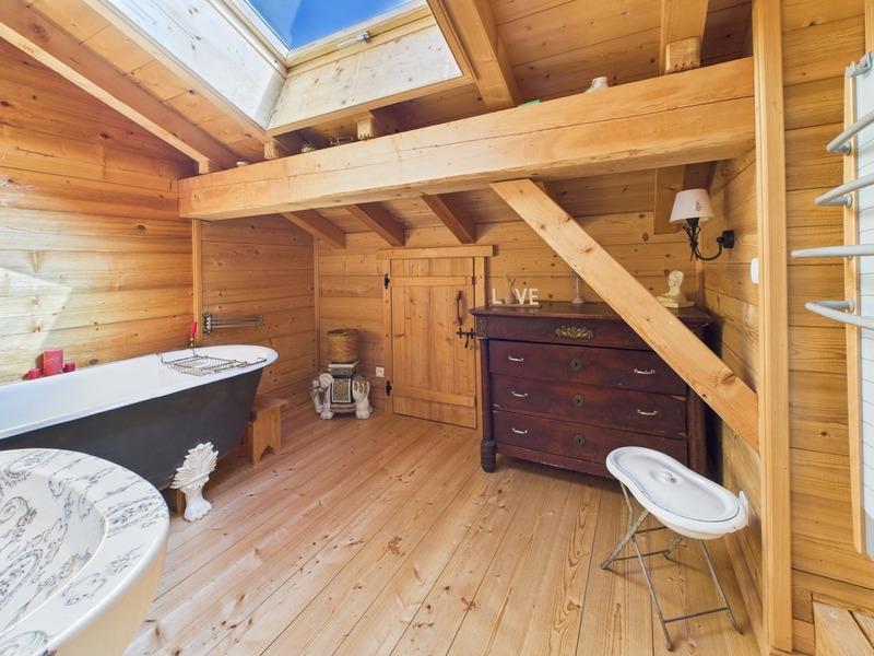 Châlet - 304 m² - 9 pièces