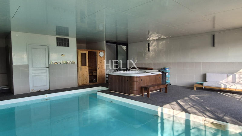 Maison - 600 m² - 17 pièces