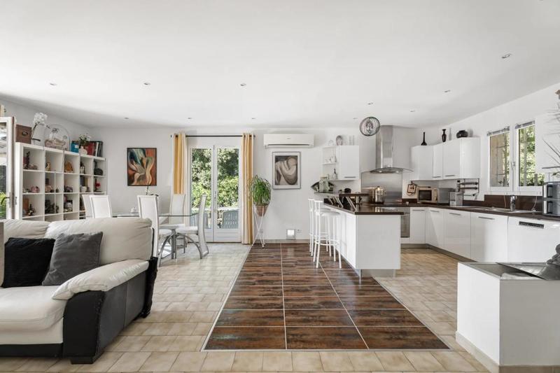 Villa - 90 m² - 4 pièces