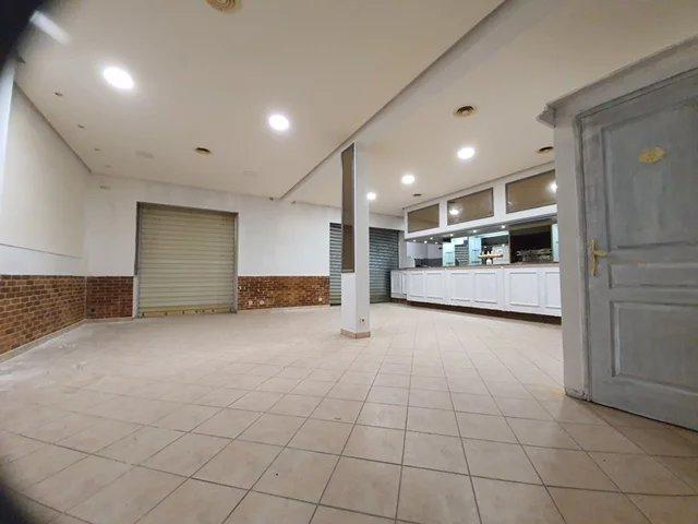 Local commercial - 94 m² - 1 pièce