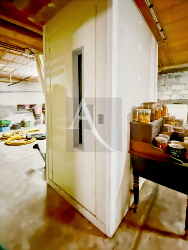 Maison - 171 m² - 7 pièces