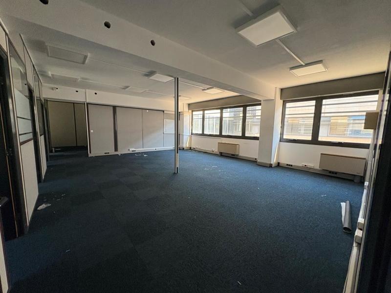 Bureau - 335 m²