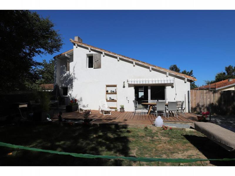 Maison - 122 m² - 8 pièces