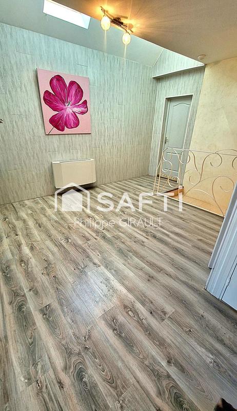 Maison - 246 m² - 7 pièces