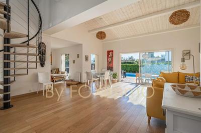 Maison - 147 m² - 6 pièces