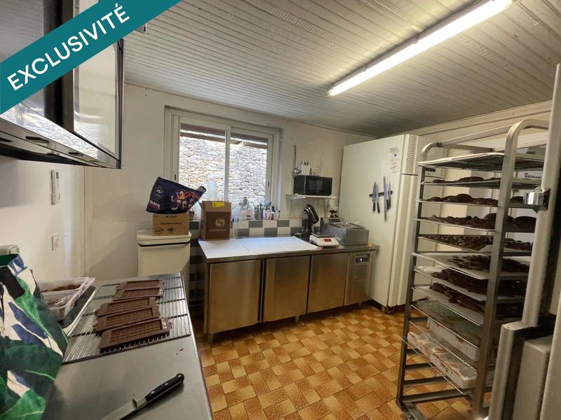 Local commercial - 170 m² - 7 pièces