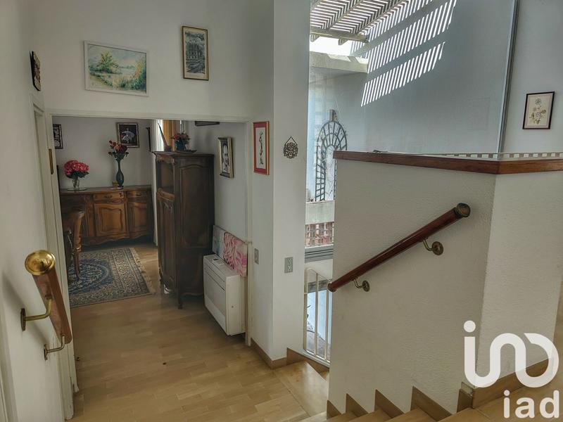 Maison - 250 m² - 8 pièces