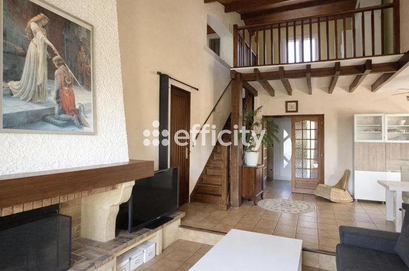 Maison - 209 m² - 5 pièces