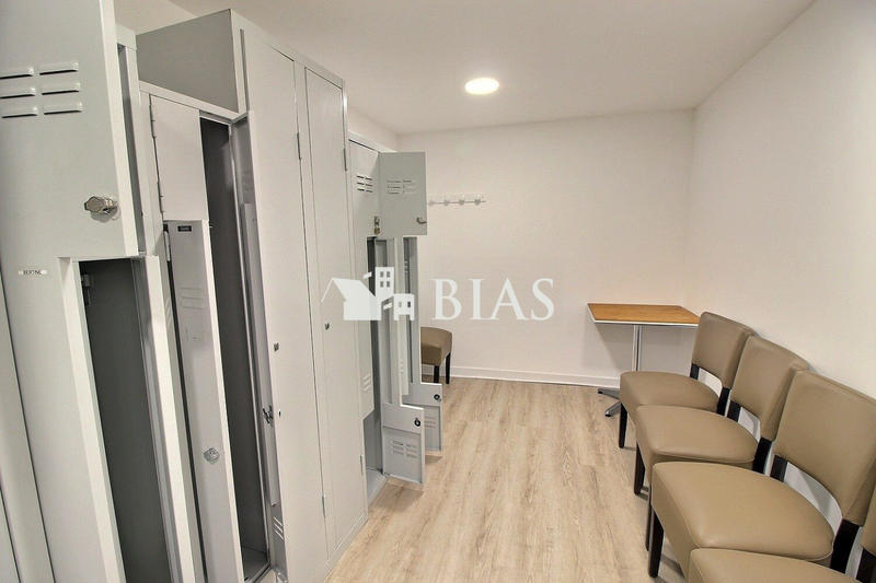 Local commercial - 326 m²