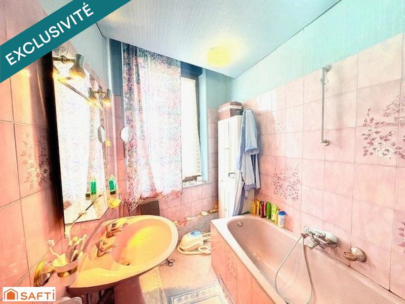 Maison - 180 m² - 9 pièces