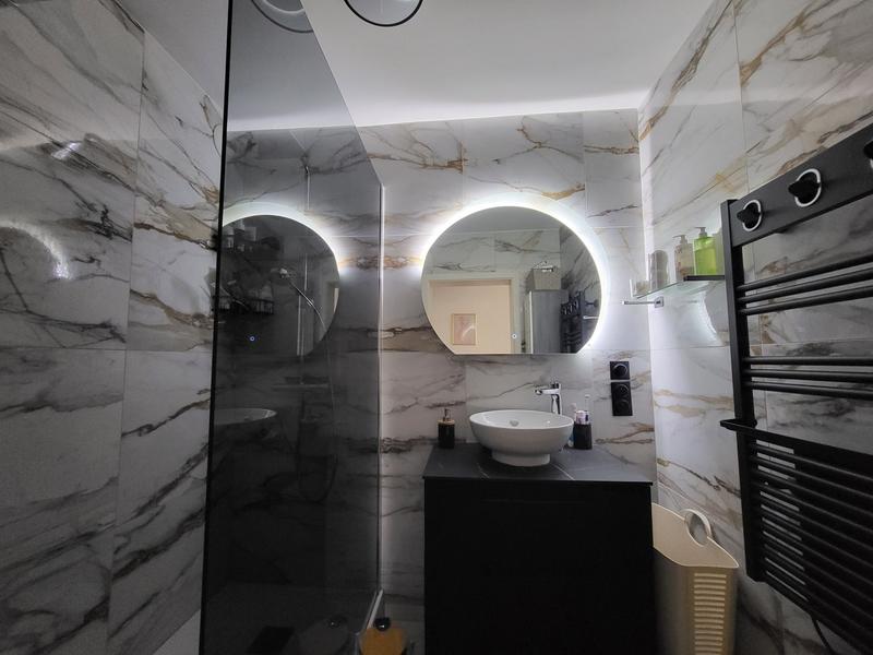 Appartement - 85 m² - 3 pièces