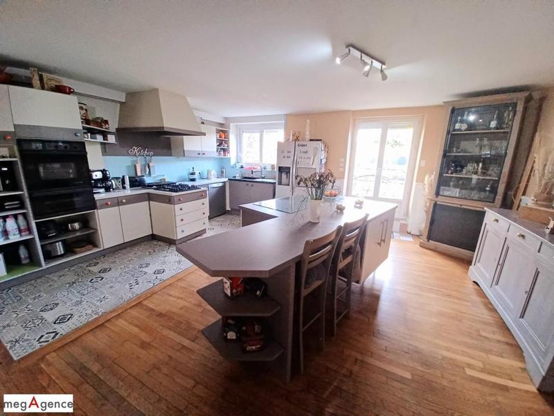 Maison - 205 m² - 7 pièces