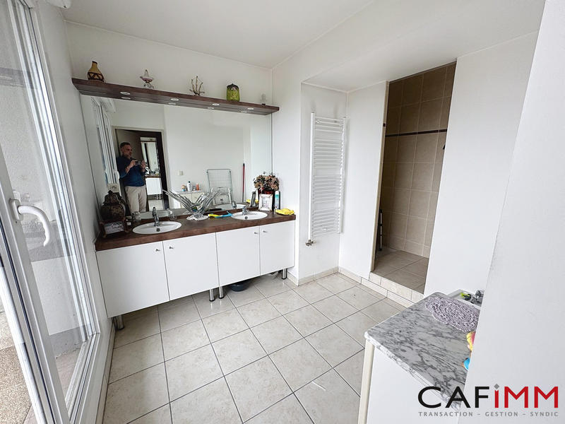 Appartement - 111 m² - 4 pièces