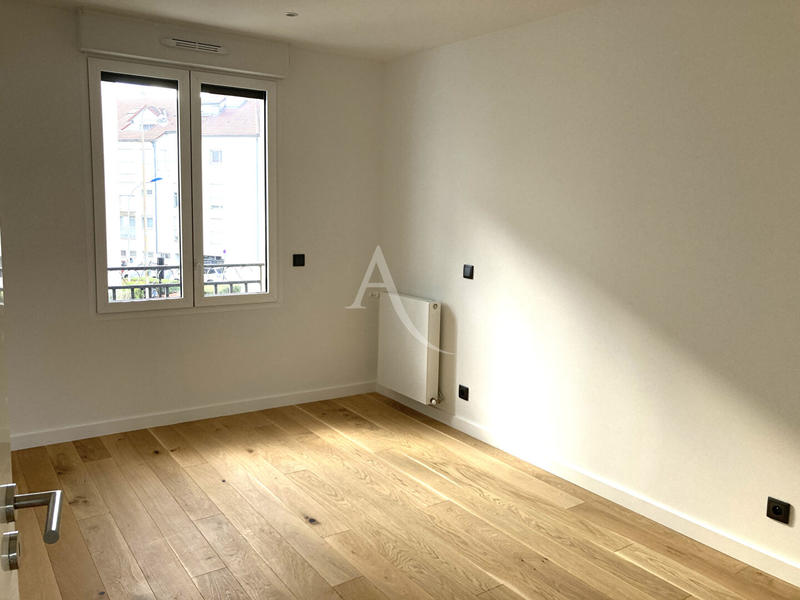 Appartement - 96 m² - 5 pièces