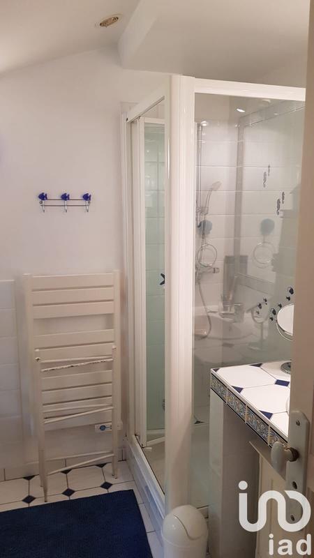 Maison - 247 m² - 13 pièces